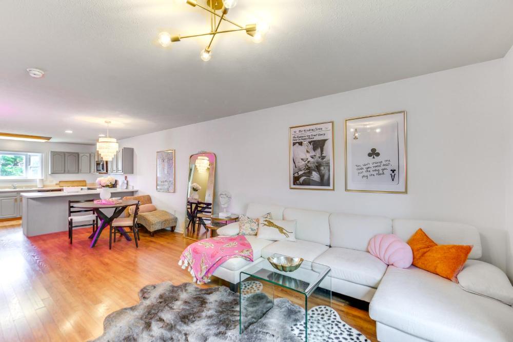 Chic Morgantown Vacation Rental - 2 Mi to WVU!